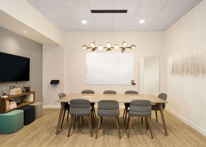 Sonesta Milwaukee West Wauwatosa
